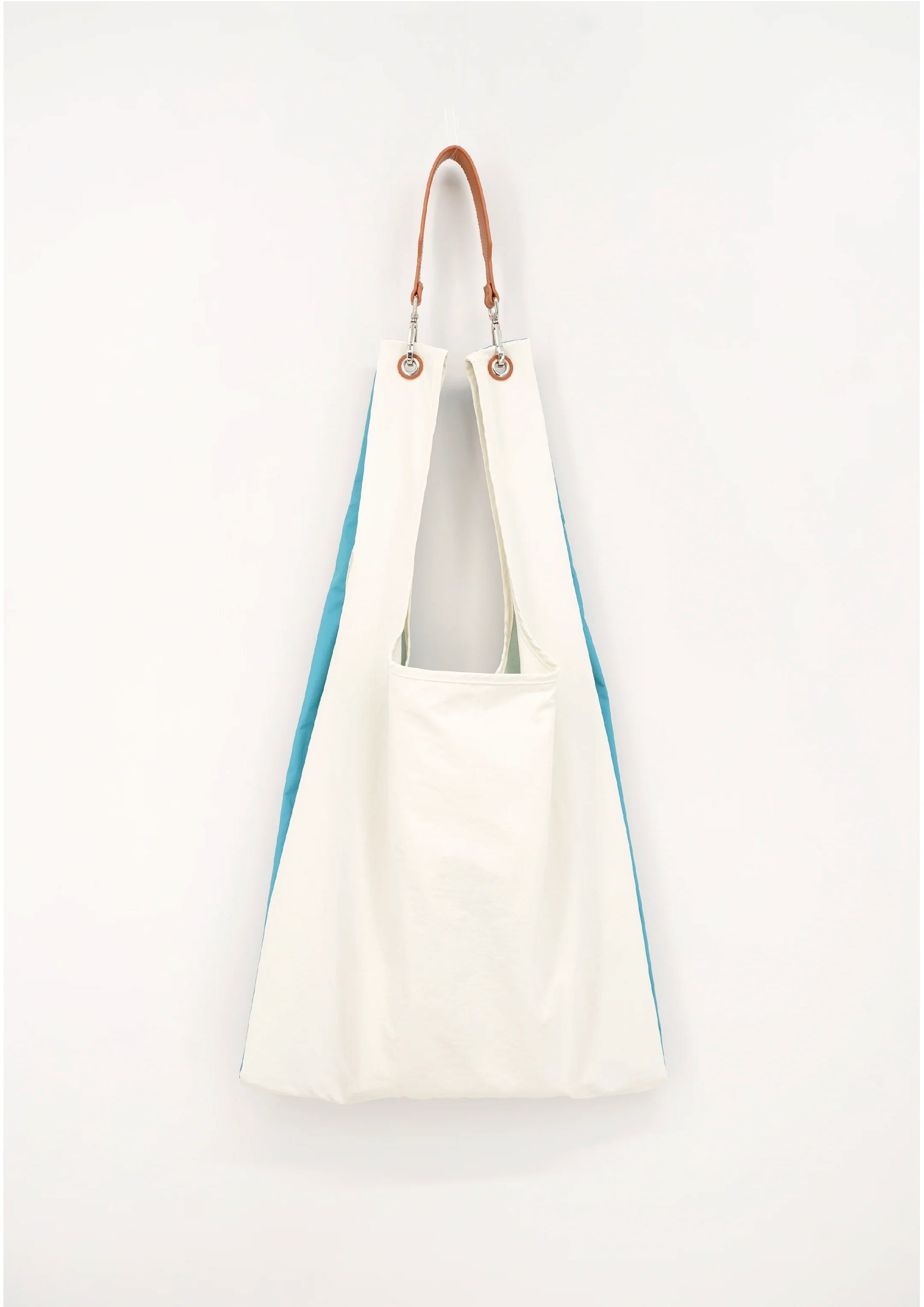 24621 BEAUTIFUL THINGS bag with detachable