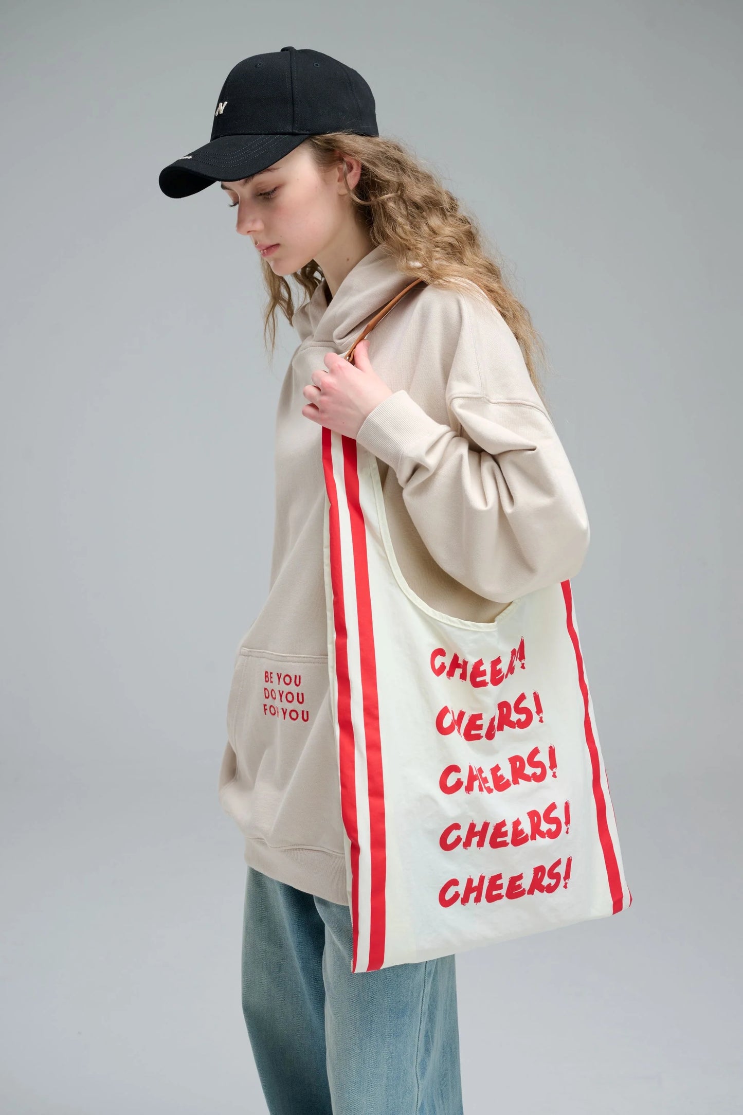 24623 CHEERS BAG with detachable leather strap