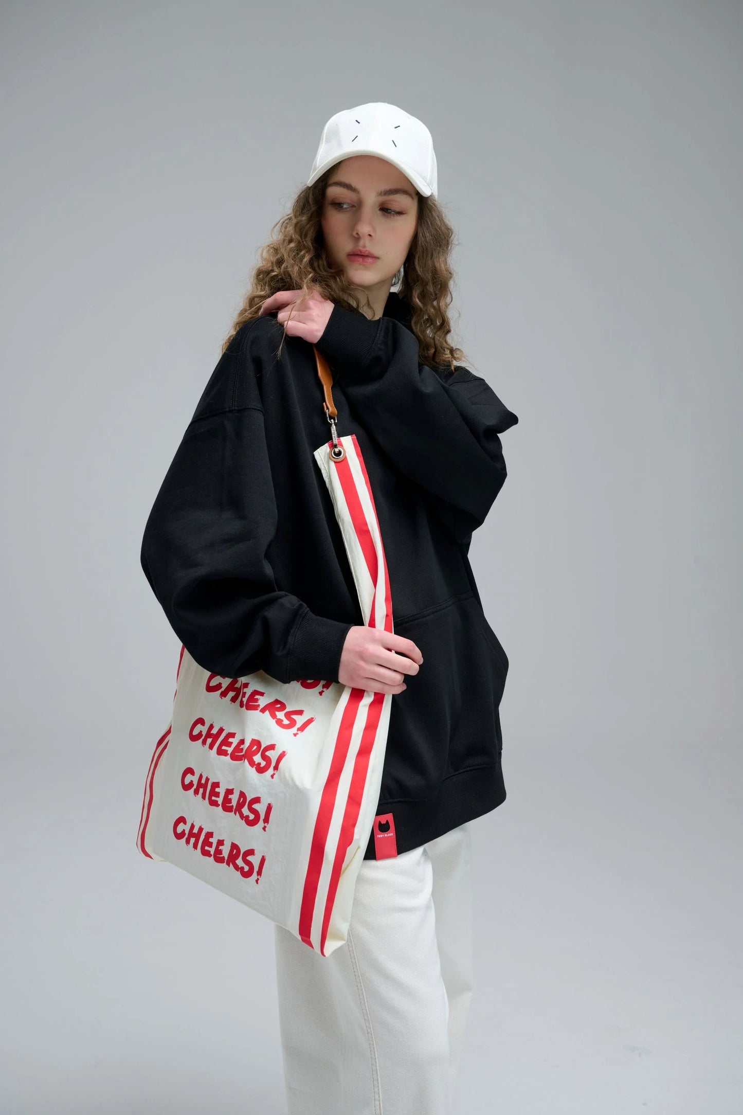 24623 CHEERS BAG with detachable leather strap