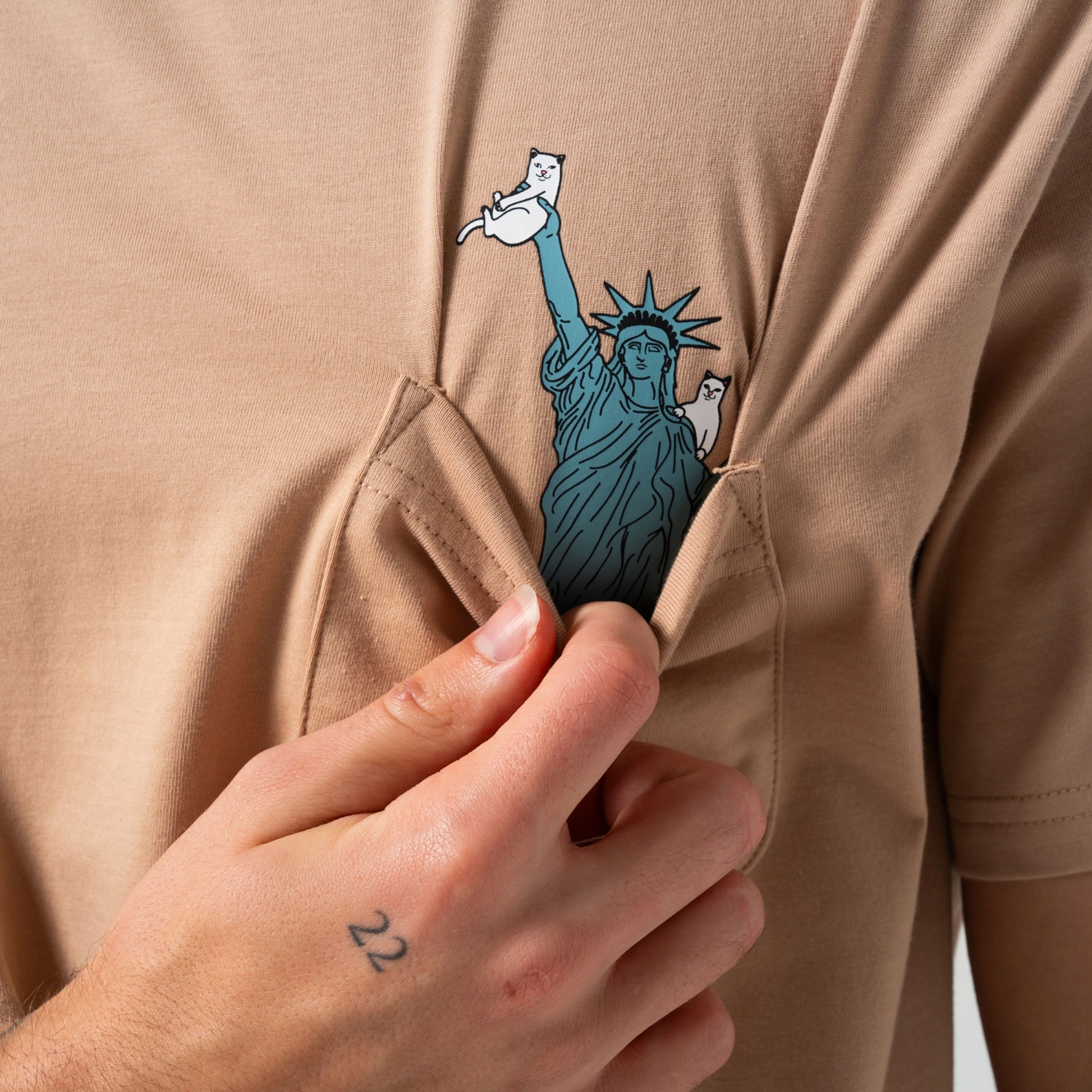 LIBERTY POCKET TEE (ALMOND)