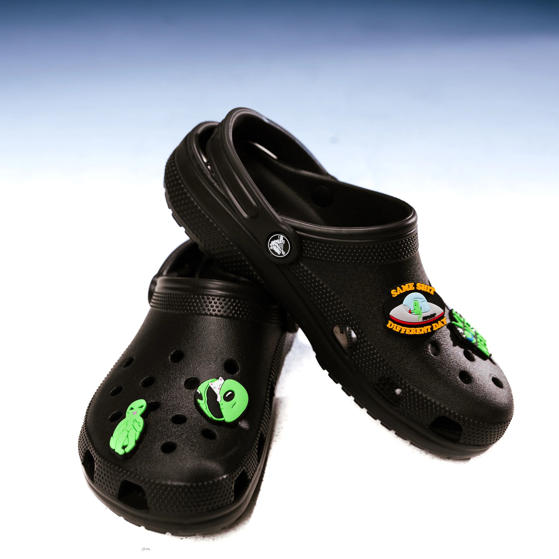 WE OUT HERE SHOE CHARM PACK (MULTI)