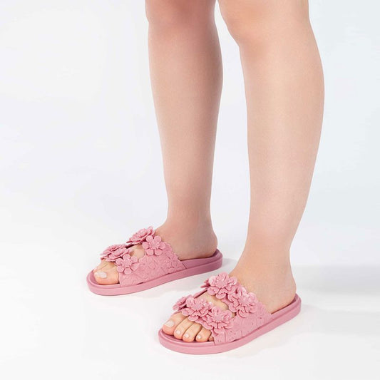 MELISSA WIDE BLOSSOM + VIKTOR AND ROLF AD