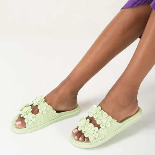 MELISSA WIDE BLOSSOM + VIKTOR AND ROLF AD