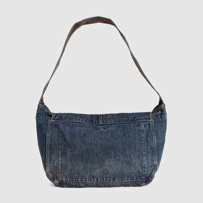 OLIVER MAIL BAG LAID IN THE MEADOW