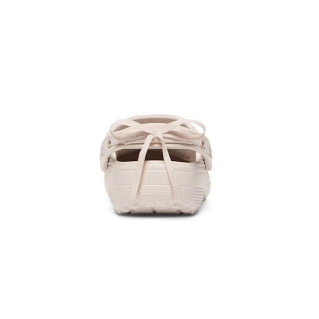 610 UA CLASSIC CRAFTED LACE CLOG