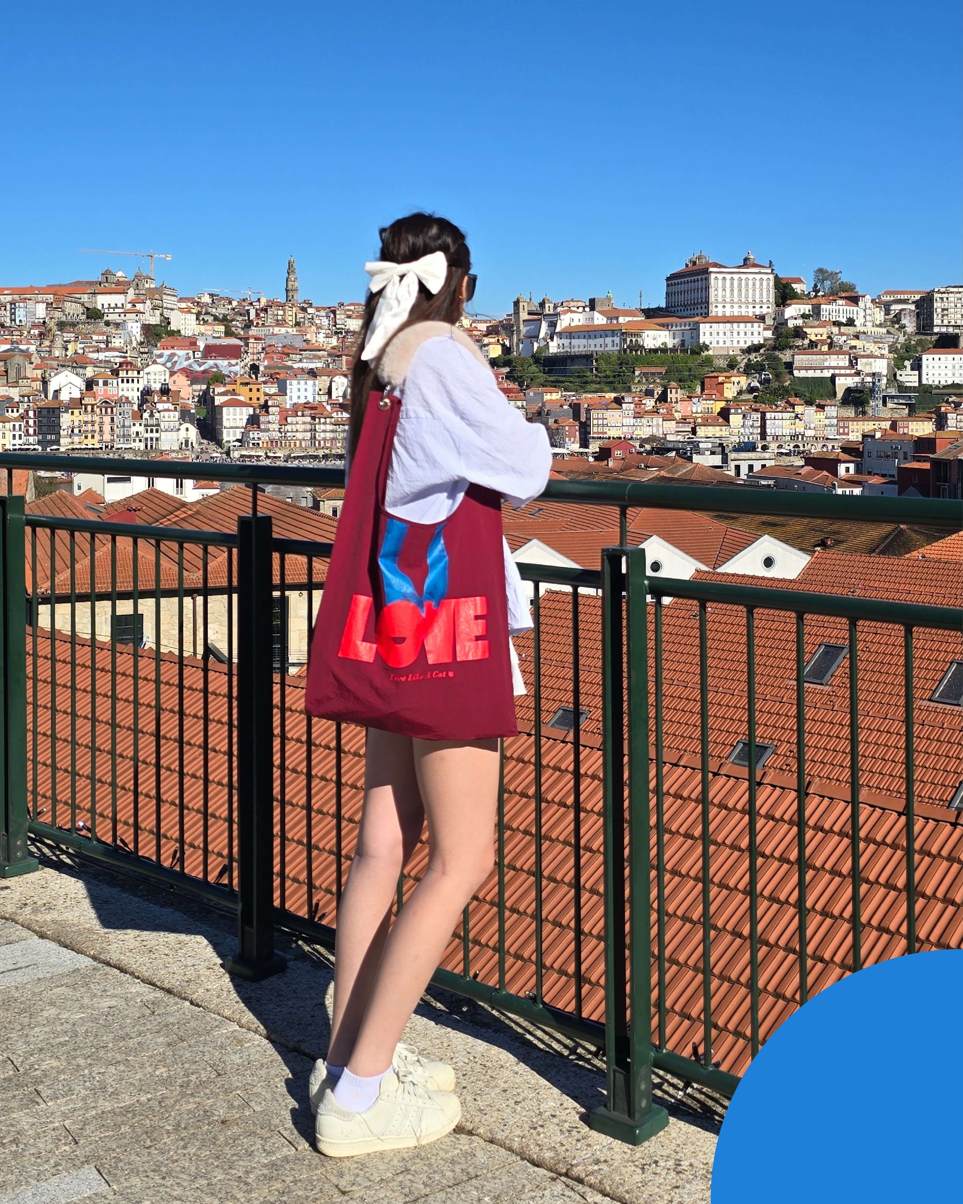 LOVE toby bag with detachable faux fur