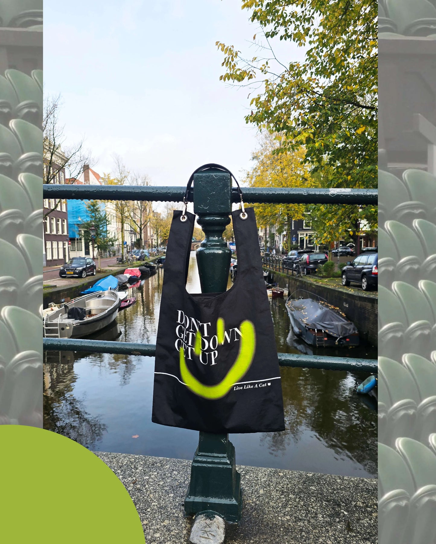 Smiley Comeback toby bag with detachable