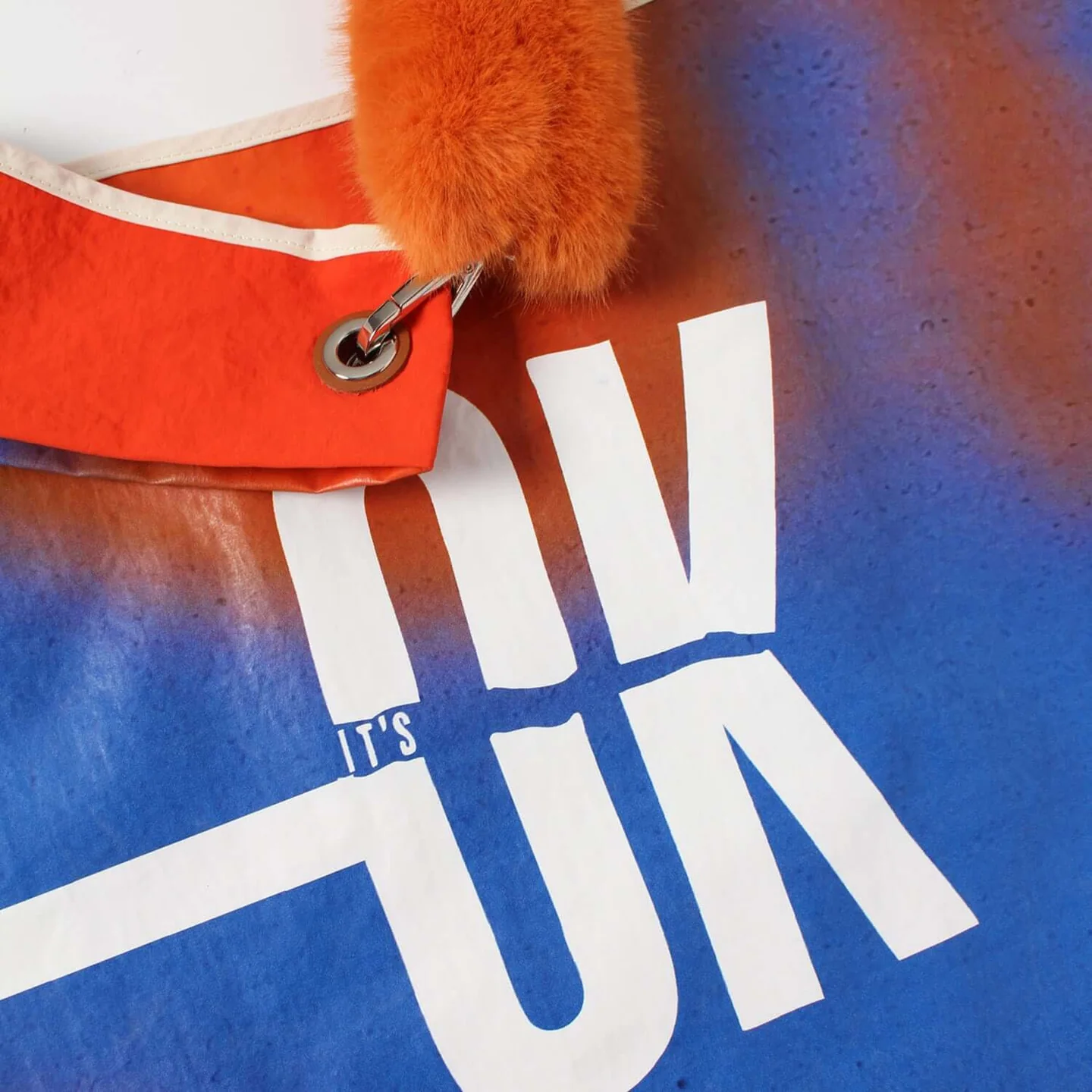 IT'S OK toby bag with detachable faux fur strap