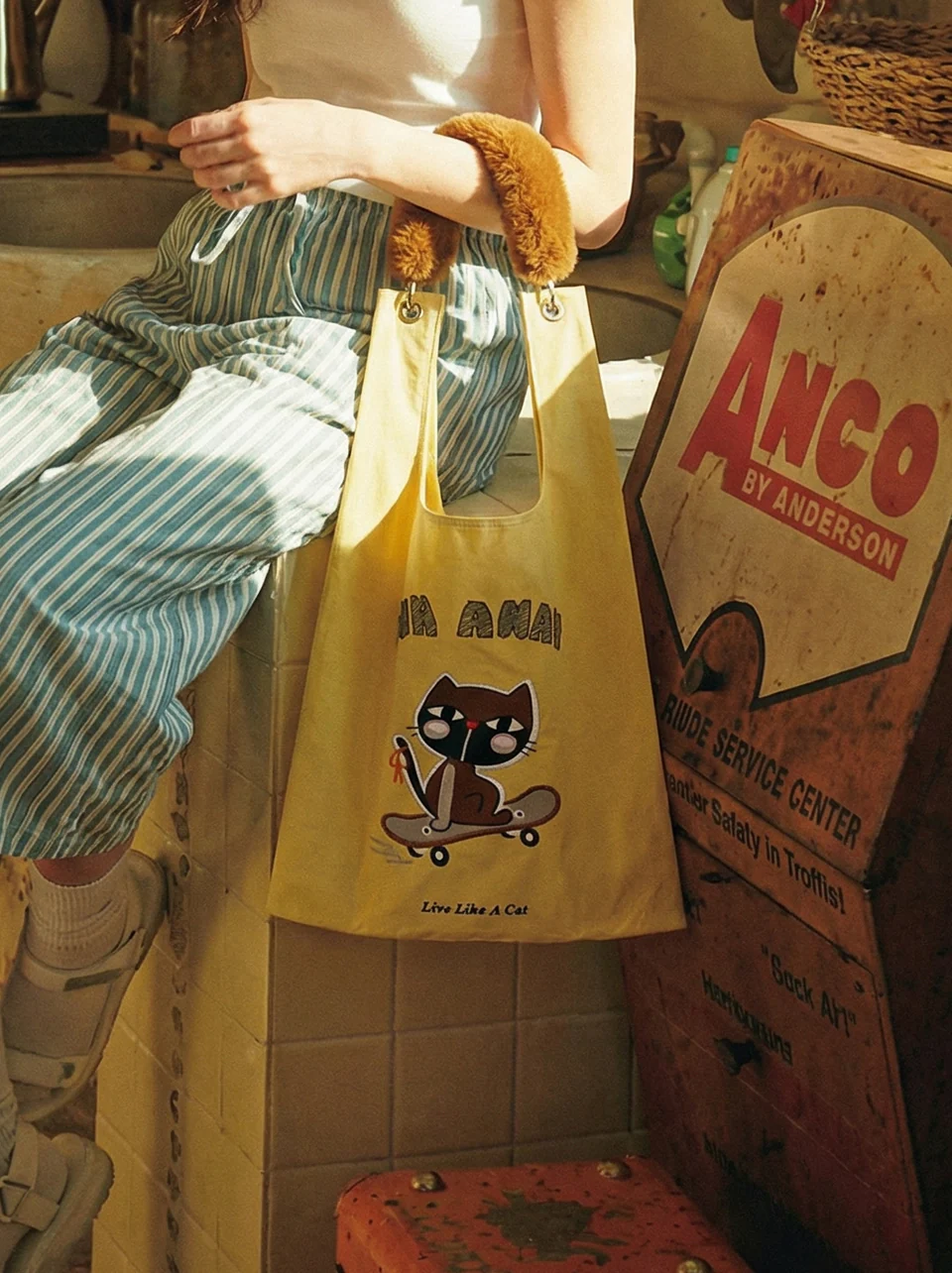 RUN AWAY toby bag with detachable leather