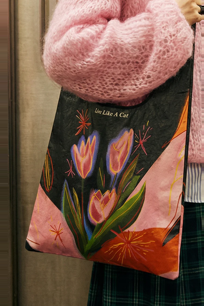 Unrushed Blossom toby bag with detachable