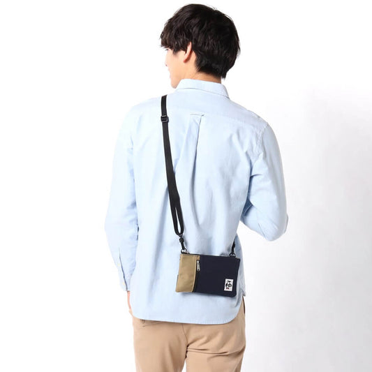 CHUMS SMART PHONE SHOULDER SWEAT NYLON