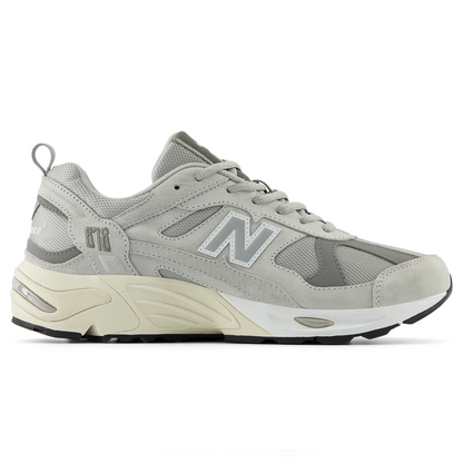 New Balance 878