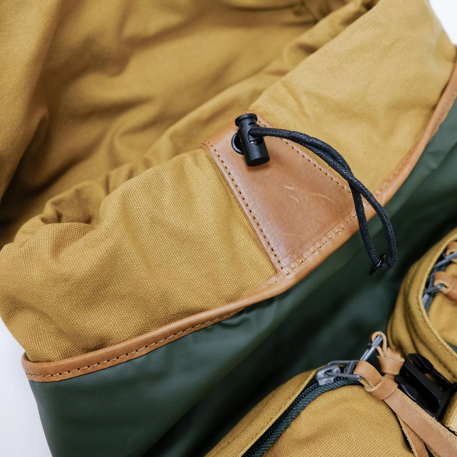 PU + COTTON CANVAS BACKPACK
