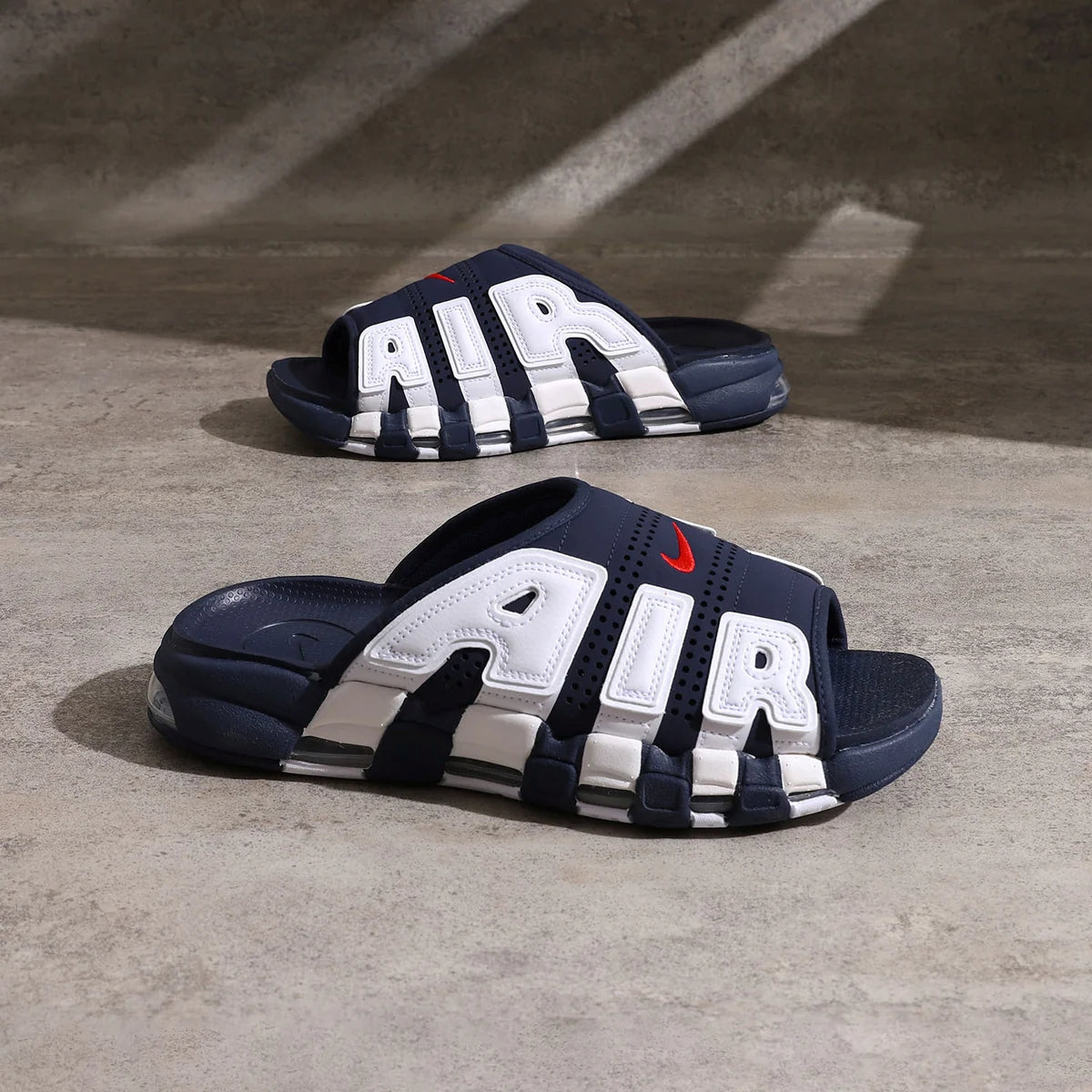 NIKE AIR MORE UPTEMPO SLIDE