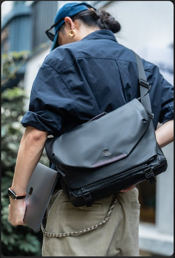 Apollo Air Shoulder Bag