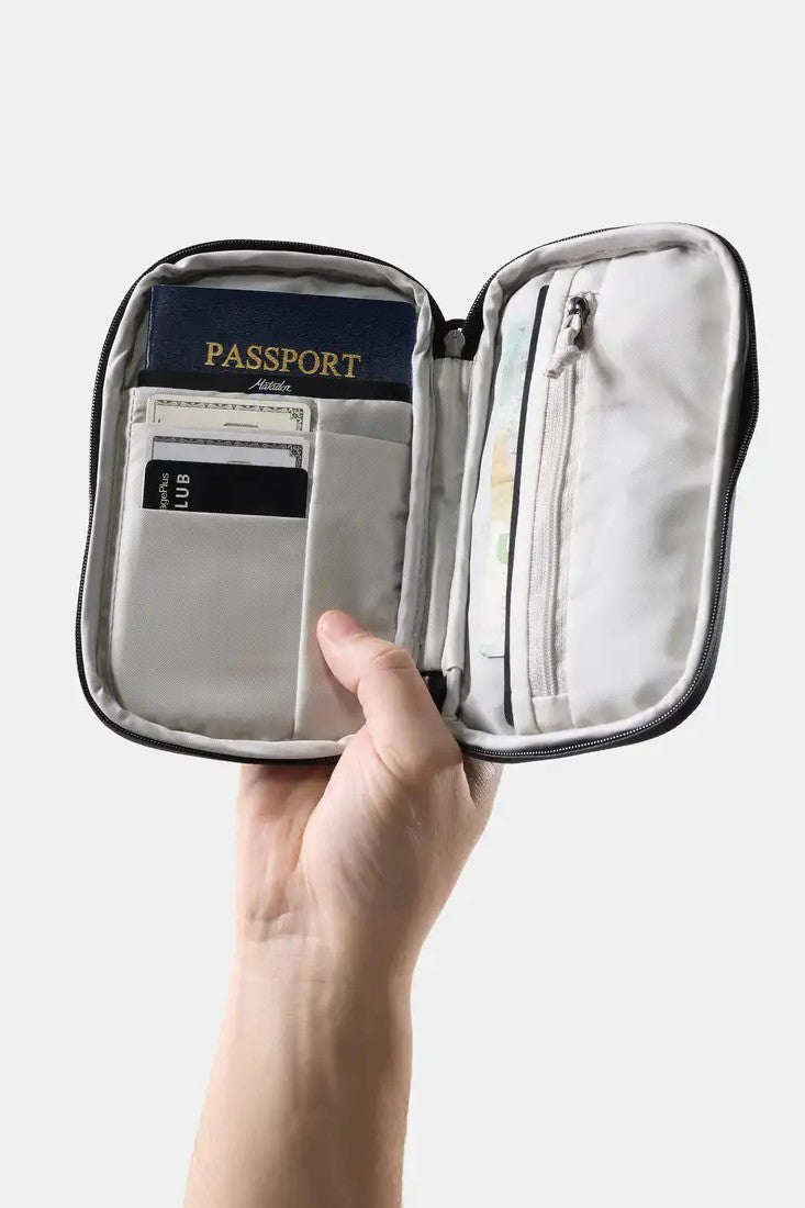 Global Travel Stash - Black