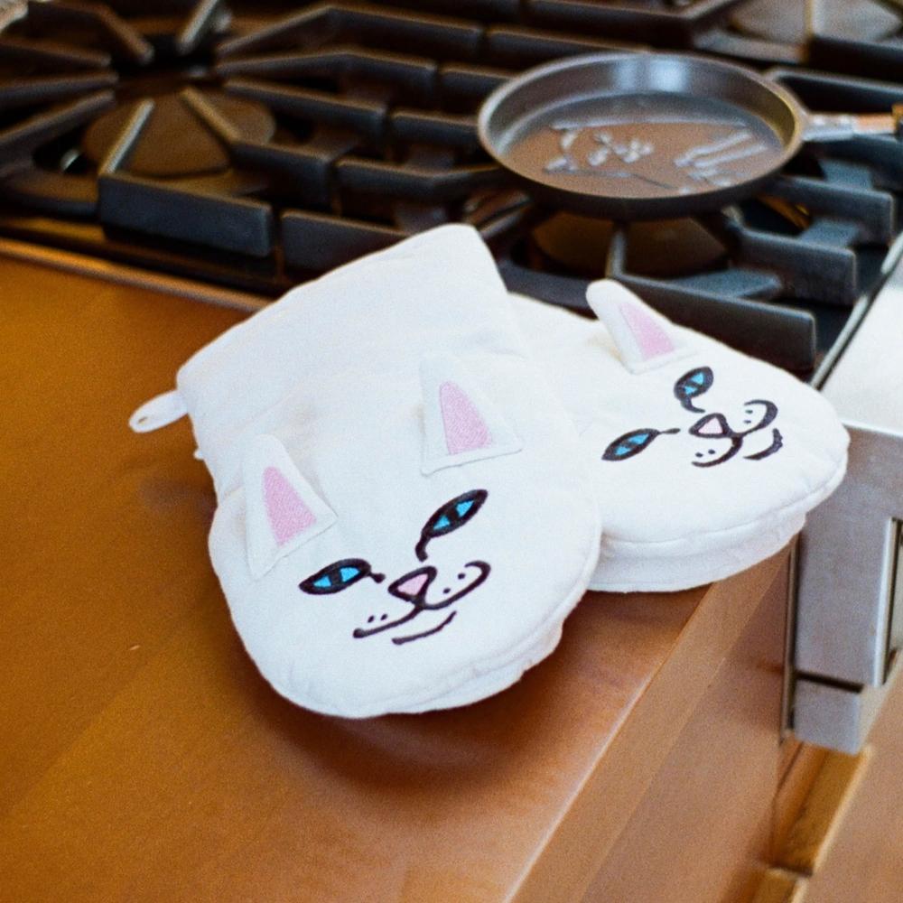 NERMIE OVEN MITTENS